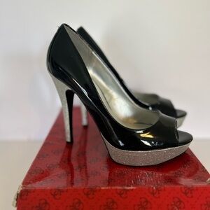 Guess Black and Silver Peep Toe HeelsSize 7